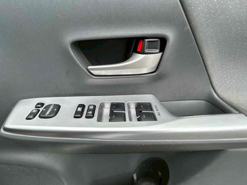 PRIUS ALPHA
