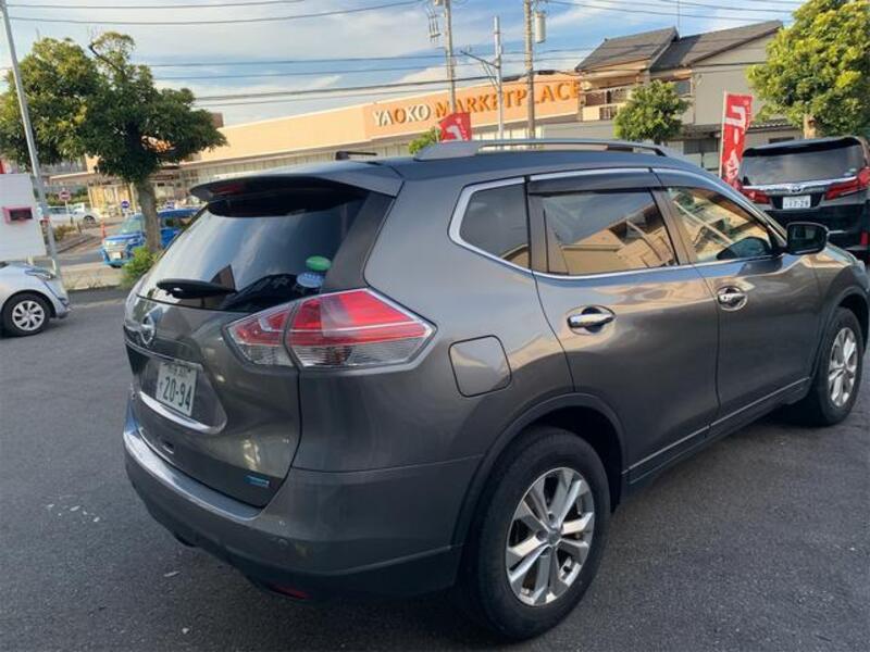 X-TRAIL