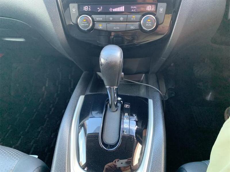 X-TRAIL