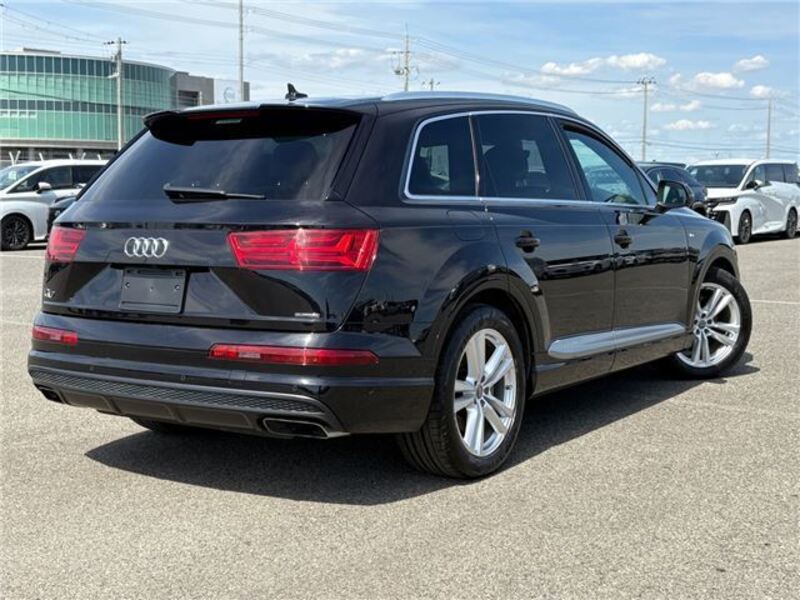 Q7