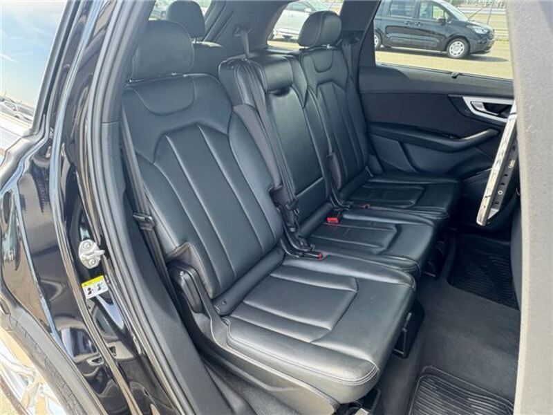 Q7