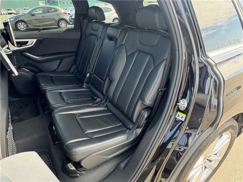 Q7