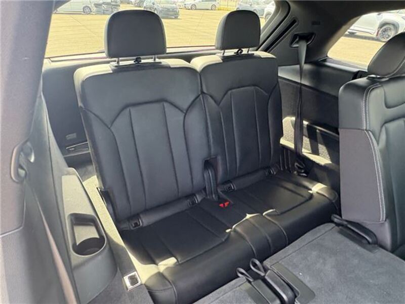 Q7