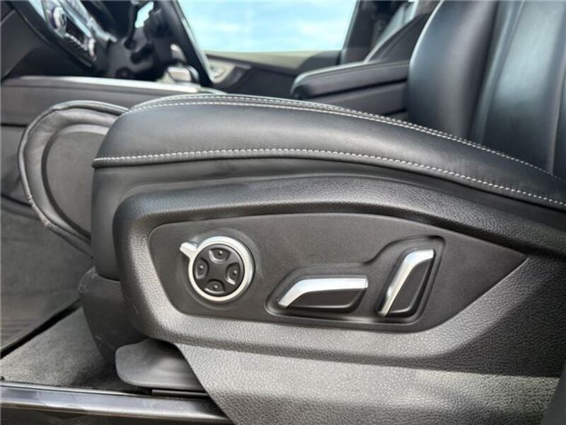Q7
