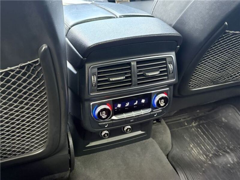Q7
