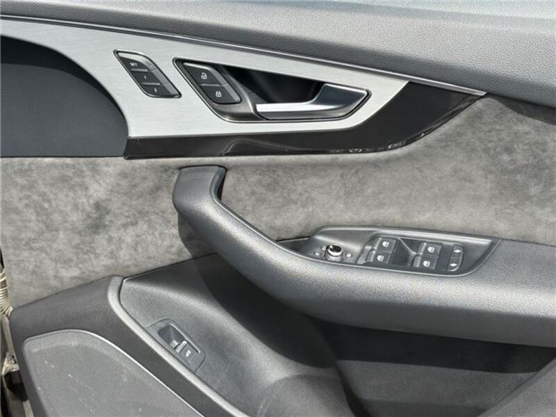 Q7