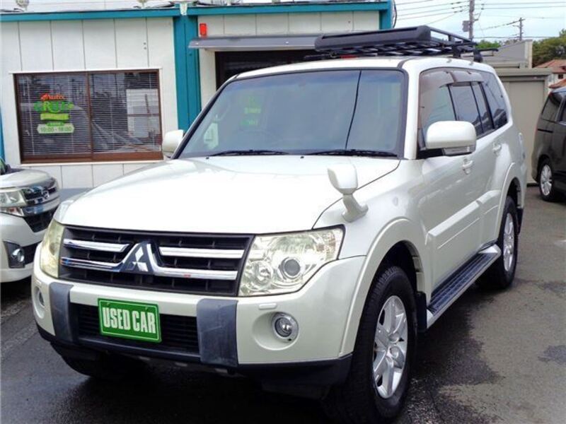 MITSUBISHI PAJERO