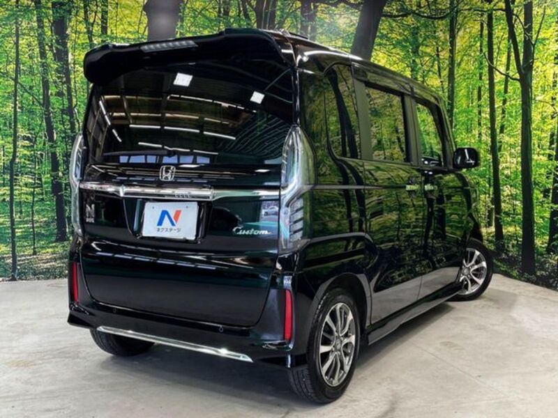N BOX CUSTOM