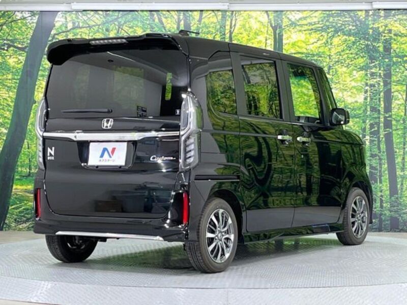 N BOX CUSTOM