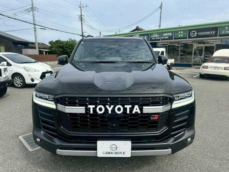 LAND CRUISER