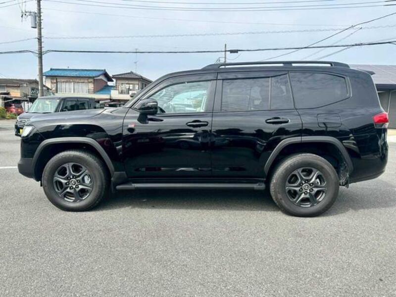 LAND CRUISER