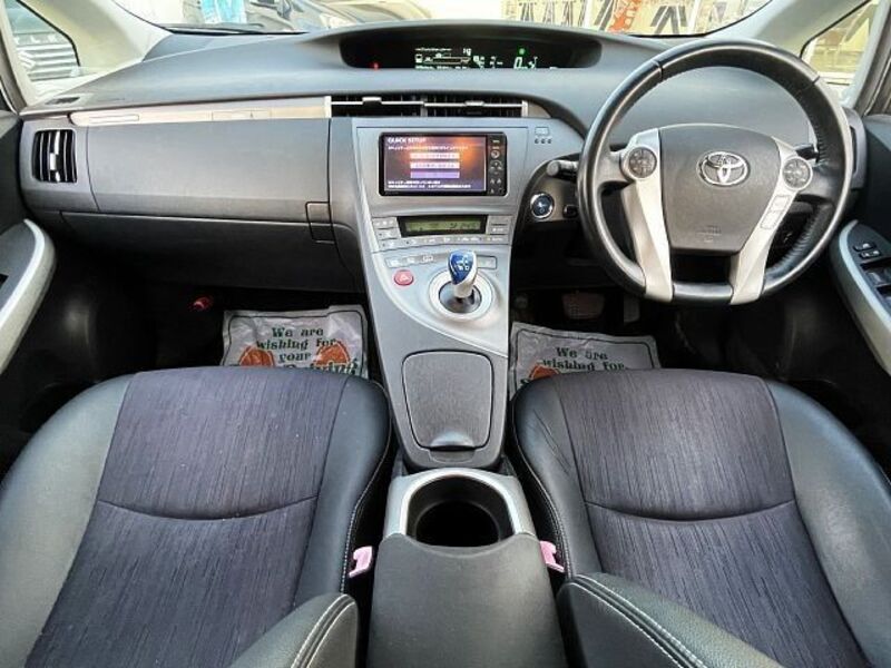 PRIUS PHV