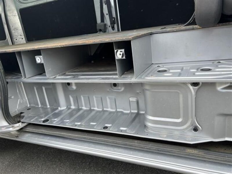 NV350 CARAVAN