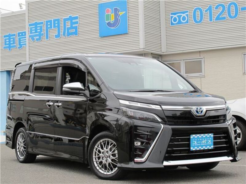 TOYOTA VOXY
