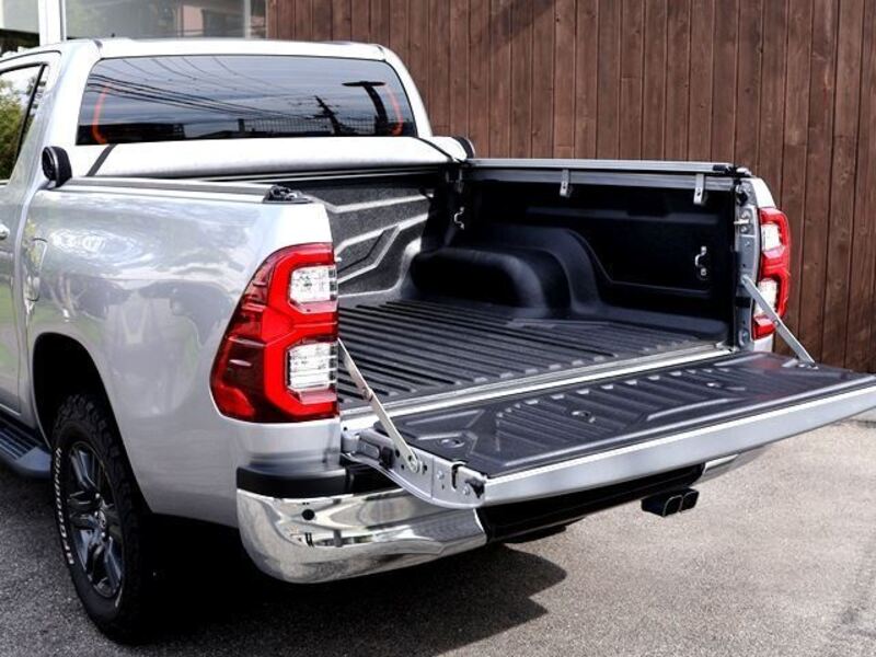 HILUX