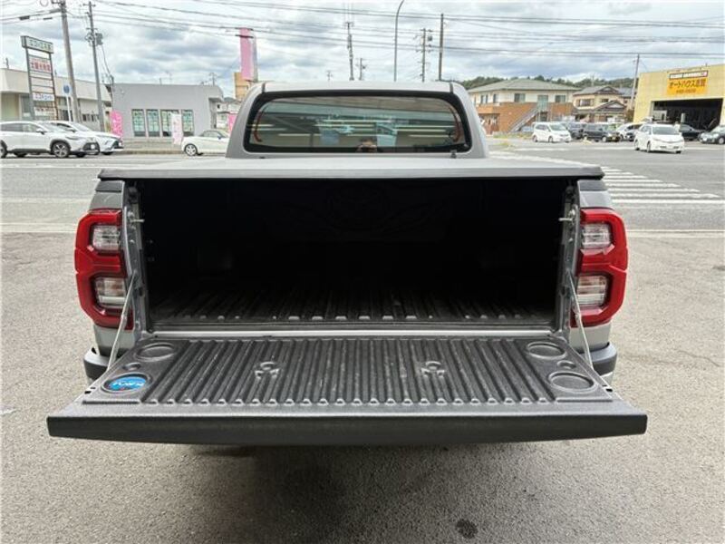 HILUX