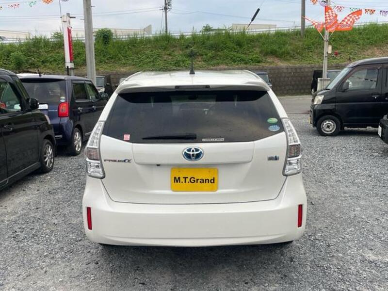 PRIUS ALPHA