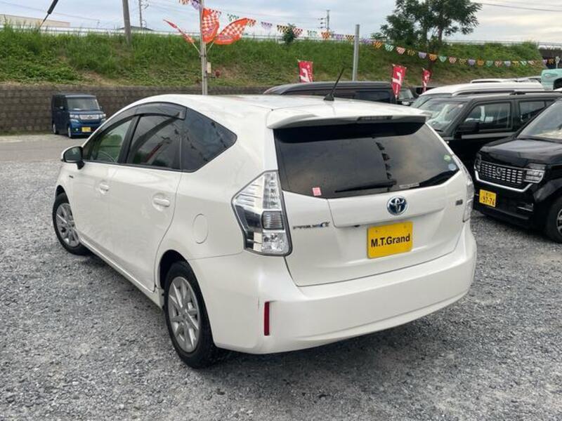 PRIUS ALPHA