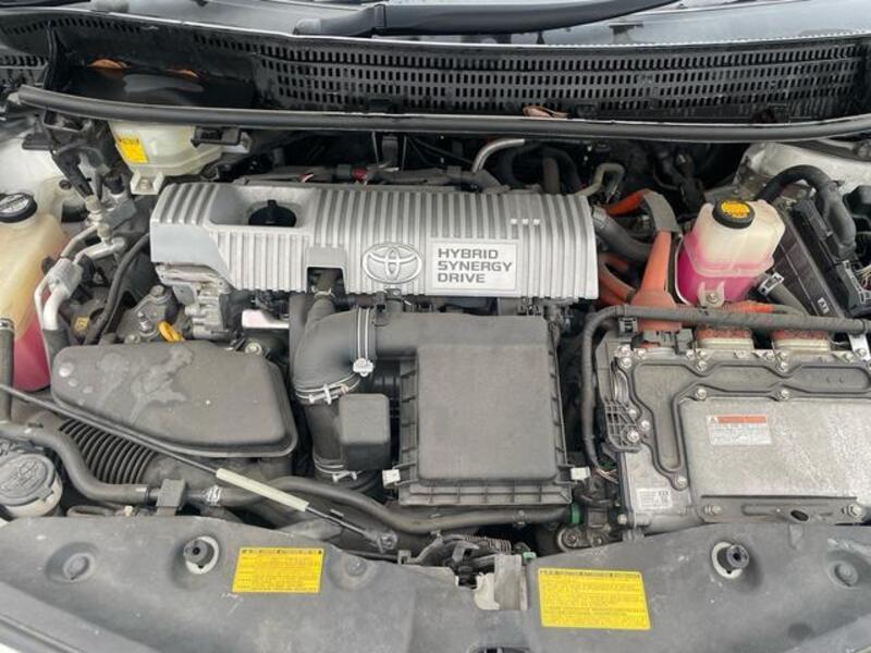 PRIUS ALPHA