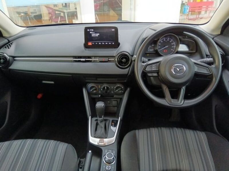 MAZDA2