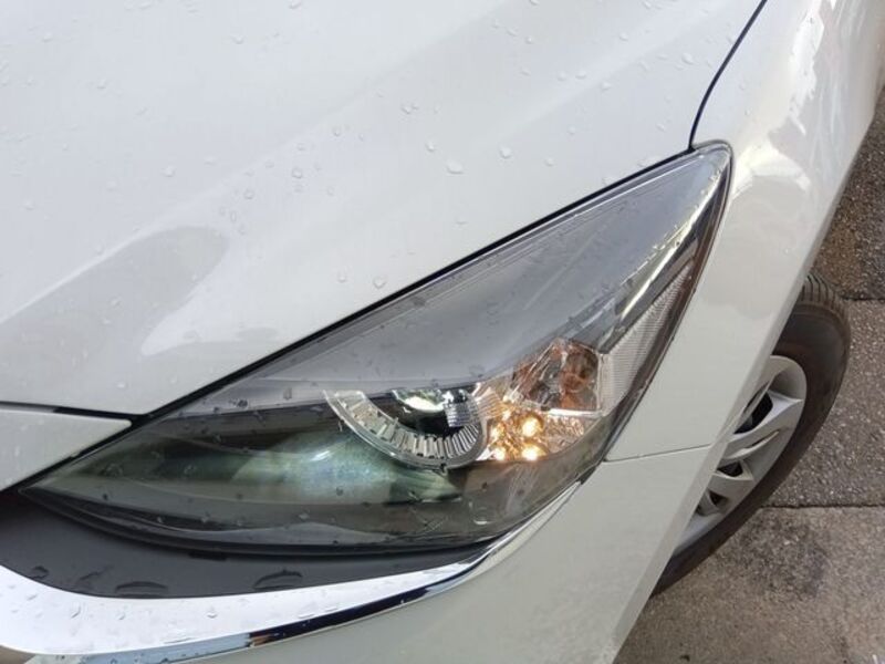 MAZDA2