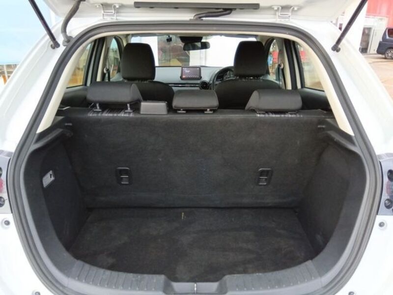 MAZDA2