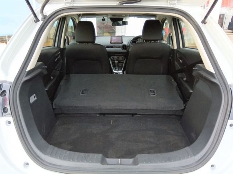 MAZDA2