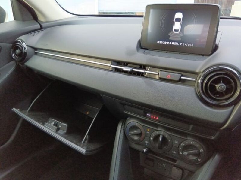 MAZDA2
