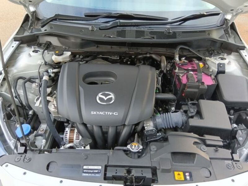 MAZDA2