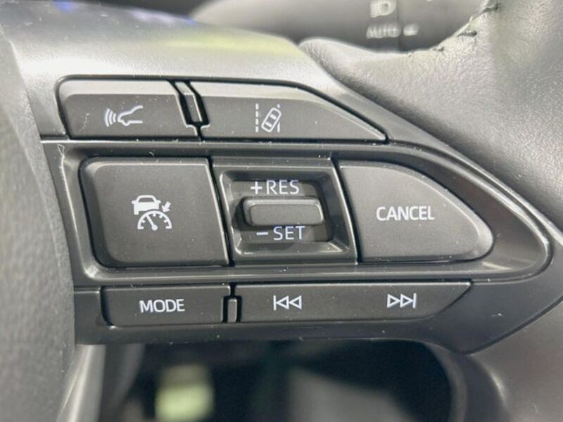YARIS CROSS