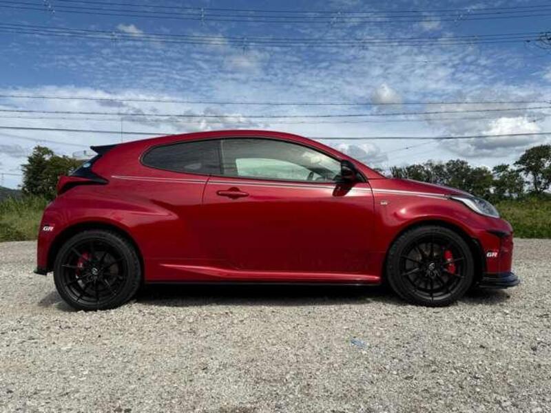 GR YARIS