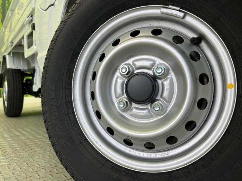 CLIPPER TRUCK