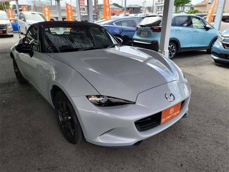 ROADSTER-0