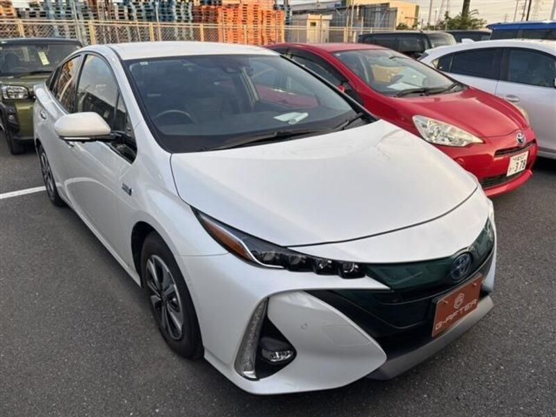 TOYOTA PRIUS PHV
