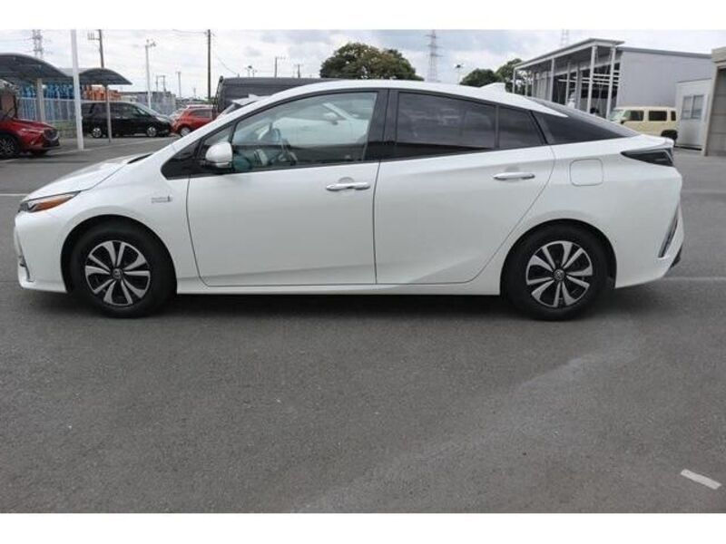 PRIUS PHV