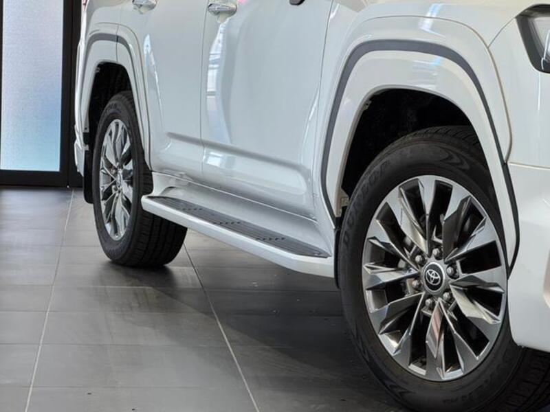 LAND CRUISER