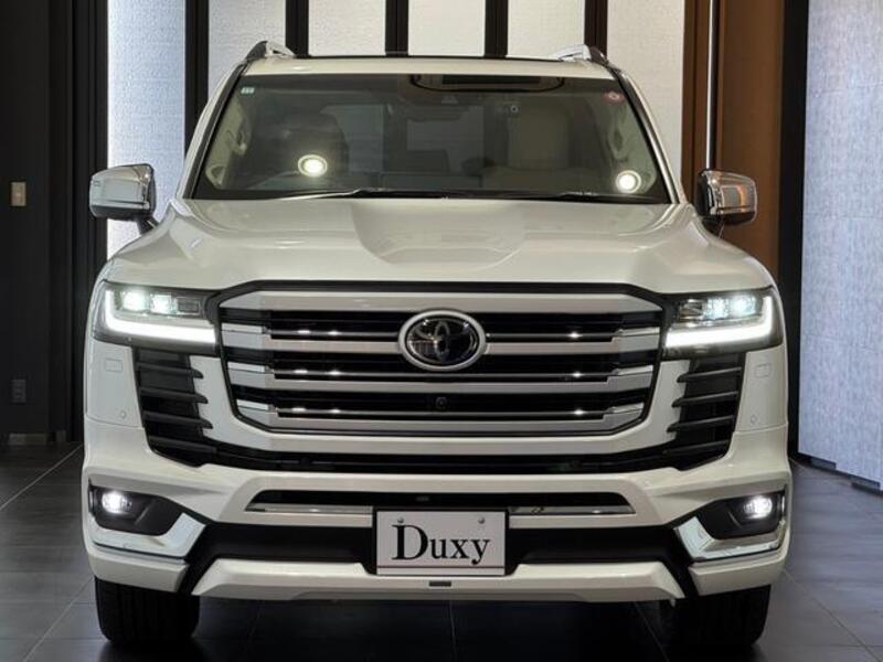 LAND CRUISER