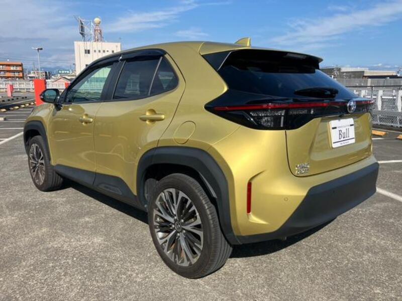 YARIS CROSS