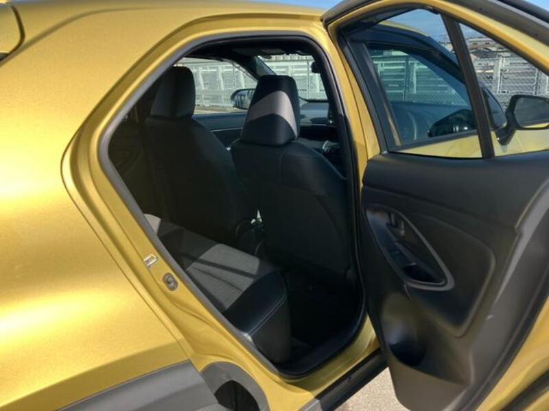 YARIS CROSS