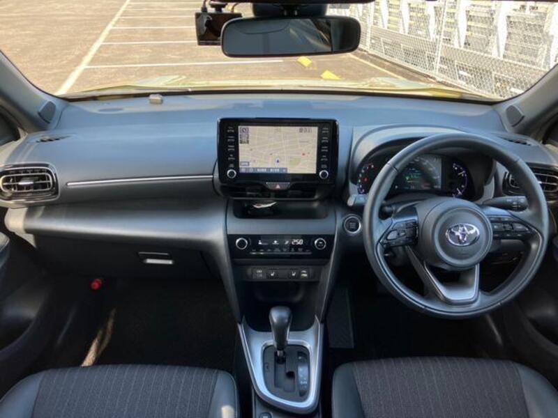 YARIS CROSS