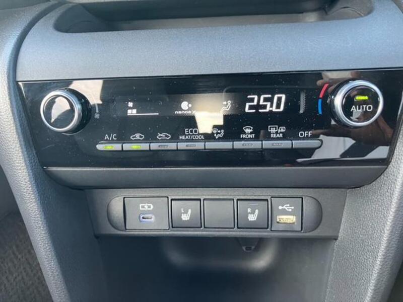 YARIS CROSS