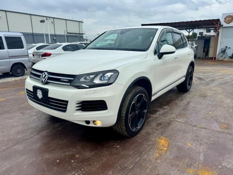 VOLKSWAGEN TOUAREG