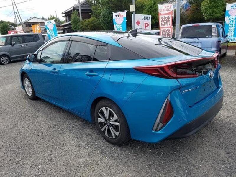 PRIUS PHV
