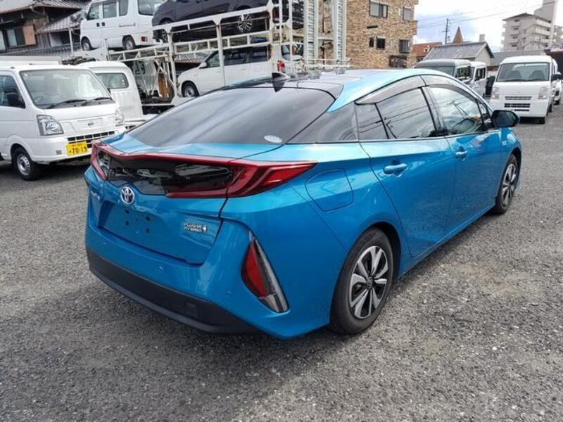 PRIUS PHV