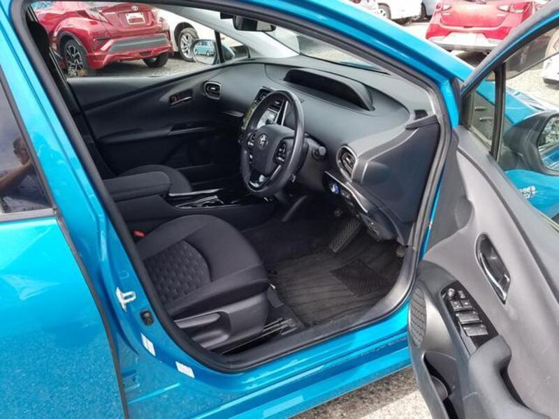 PRIUS PHV