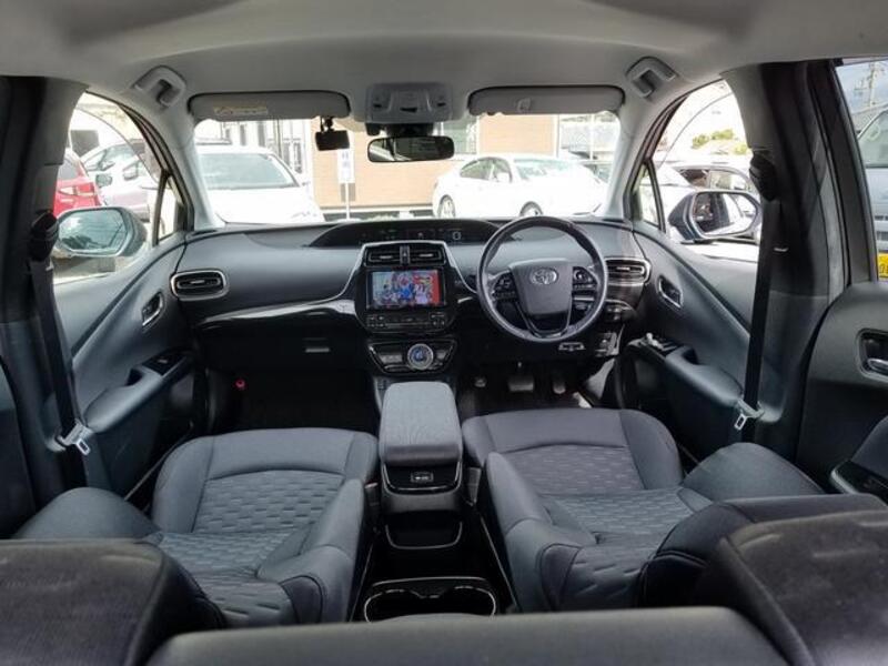 PRIUS PHV