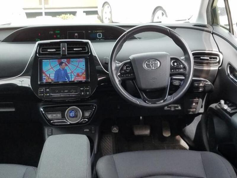 PRIUS PHV