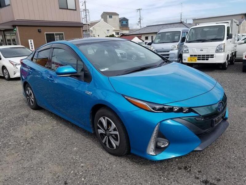 TOYOTA PRIUS PHV