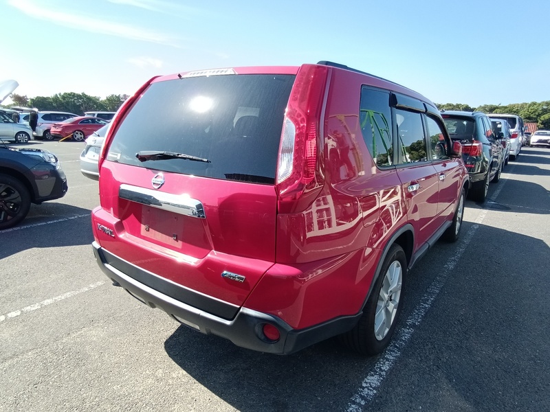 X-TRAIL