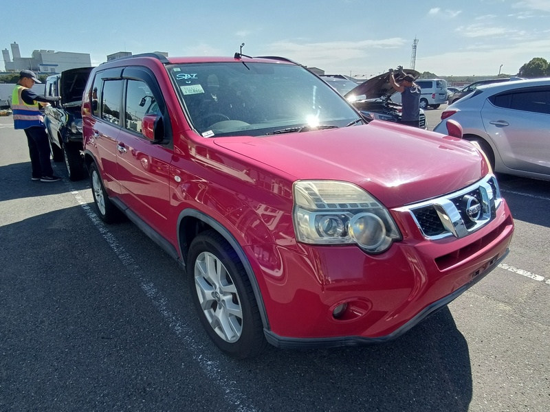 X-TRAIL